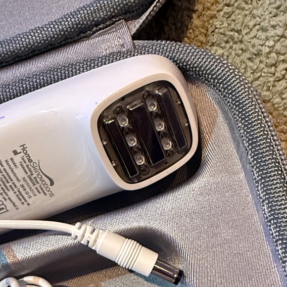 Silk'n - titan - Low-Level Laser Device for Wrinkle Reduction - Picture 2 of 5